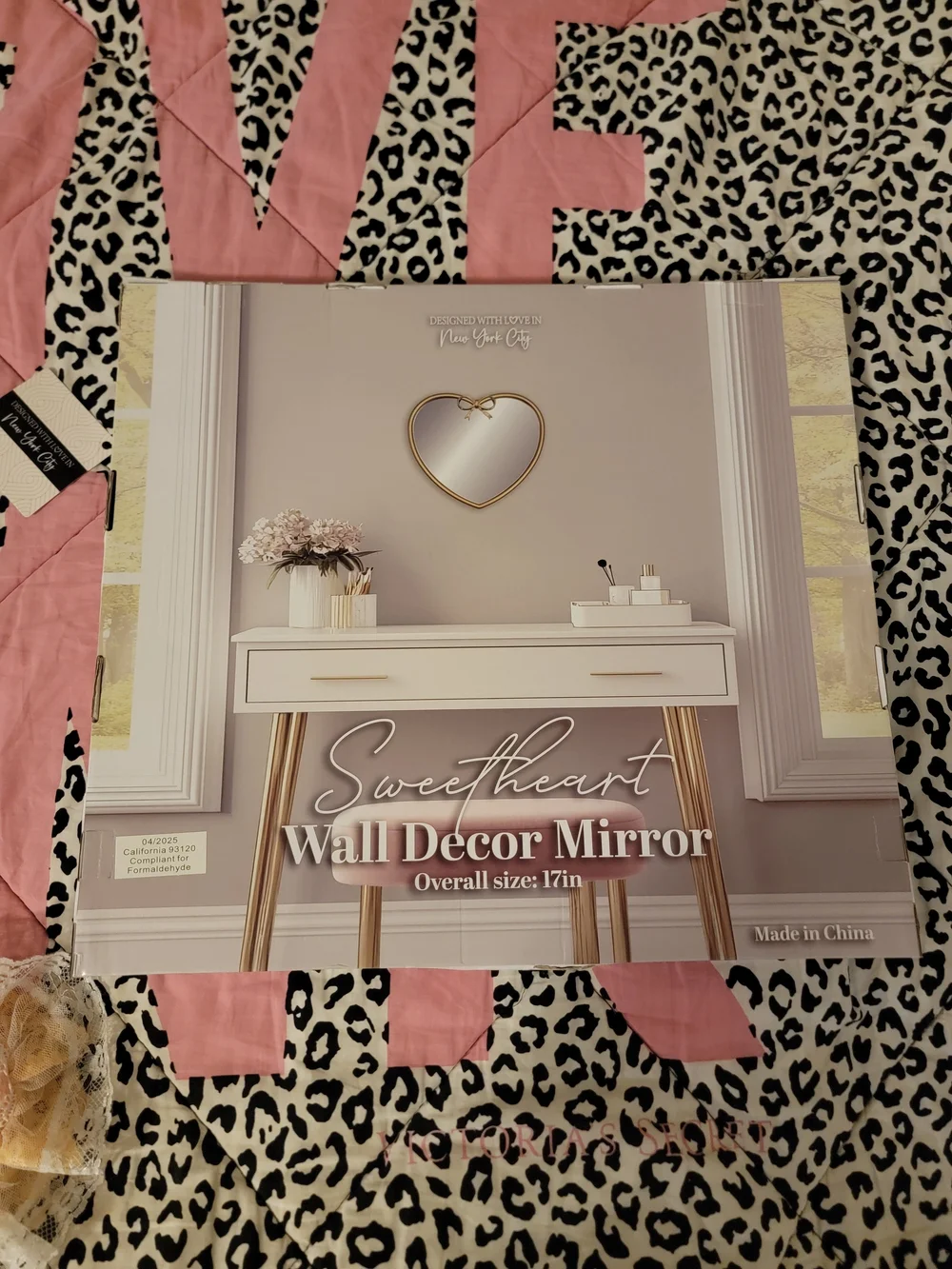 Viral Sweetheart White Bow Heart Mirror